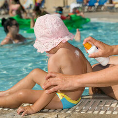 Test sur les crèmes solaires pour enfant Fausse sécurité sur les UVA pour près d'un tiers des produits !